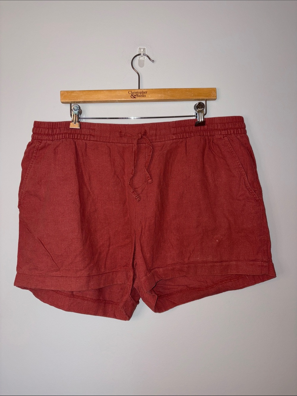 Old Navy Women's Athletic Drawstring Shorts in Brick Red XL